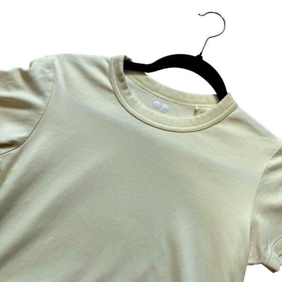 2/$20 Uniqlo Unique U Crew Neck Short-Sleeve T-Shirt - Picture 8 of 8